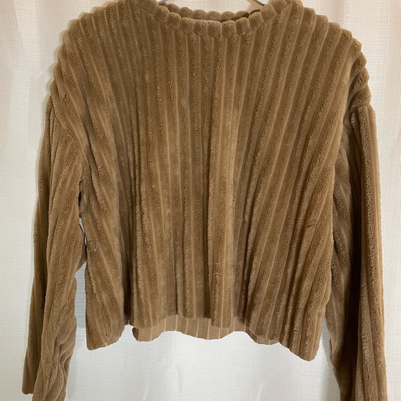 Zara Trafaluc Camel Tan Fuzzy Pullover Cropped Sweater Womens - Picture 2 of 4